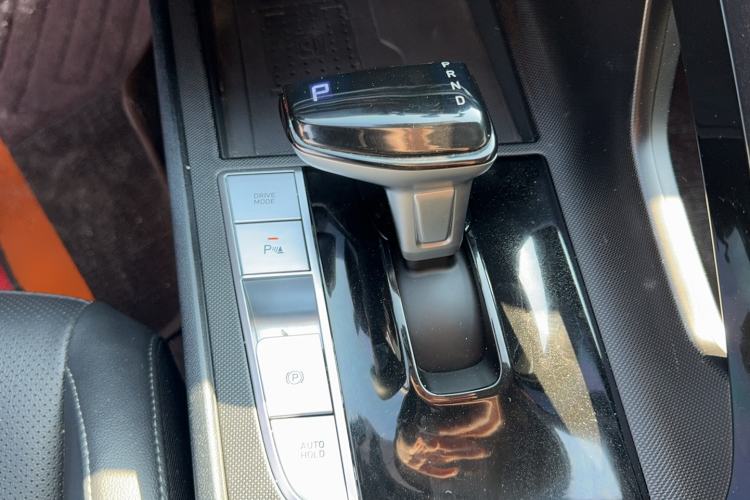 Used Hyundai Elantra 2022 1.5L CVT LUX Prestige Edition Gear Lever