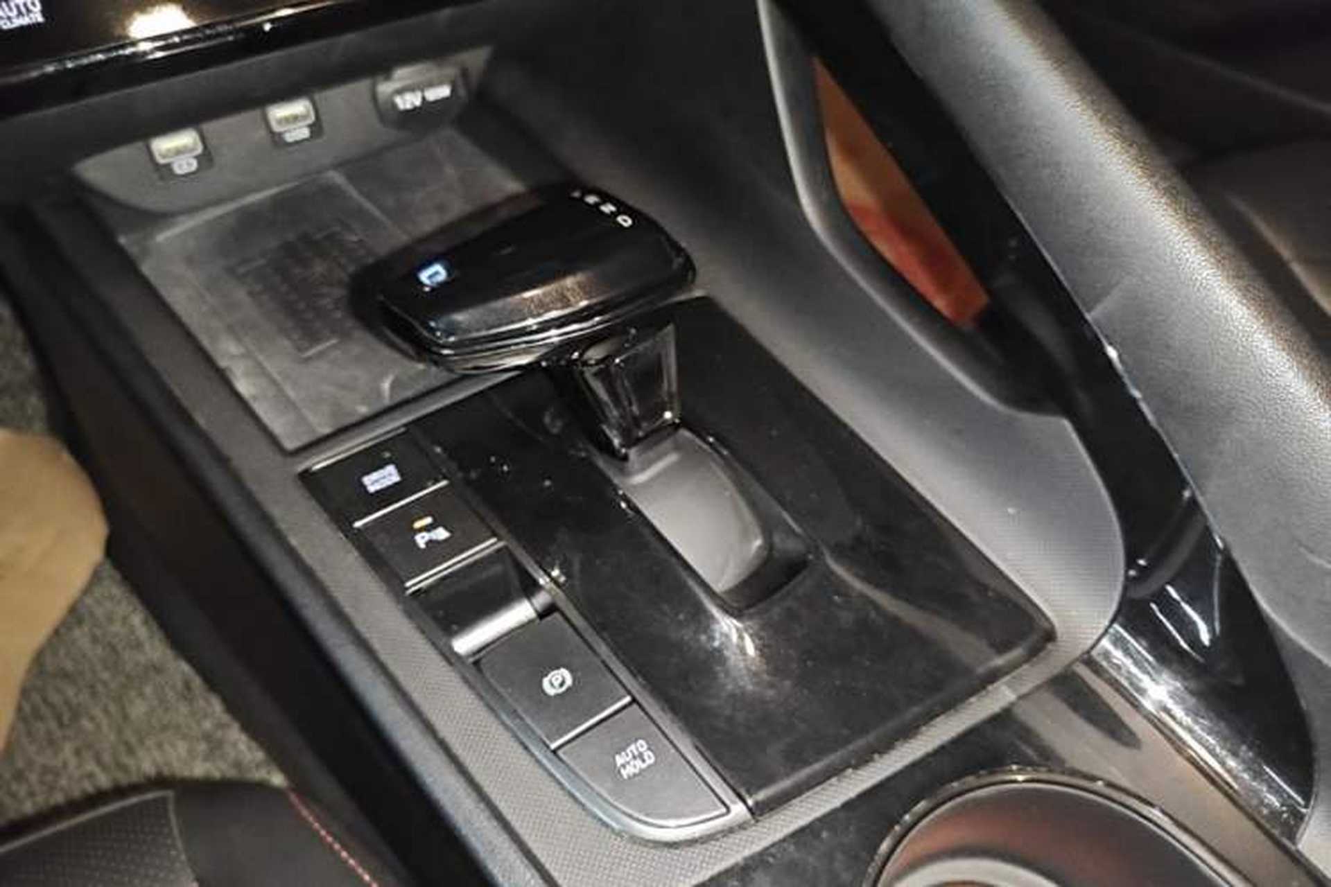 Used Hyundai Elantra 2022 240TGDi DCT LUX Prestige Edition Gear Lever