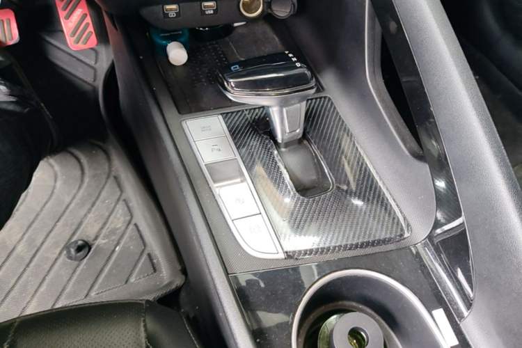 Used Hyundai Elantra 2022 1.5L CVT LUX Prestige Edition Gear Lever