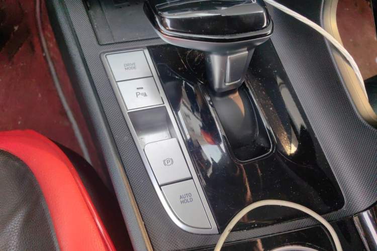 Used Hyundai Elantra 2022 1.5L CVT LUX Prestige Edition Gear Lever