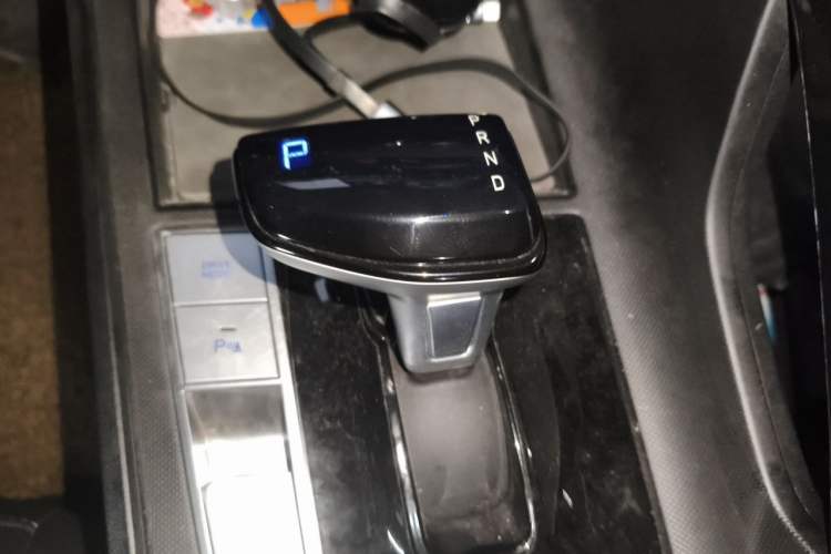 Used Hyundai Elantra 2022 1.5L CVT 20th Anniversary Edition Gear Lever
