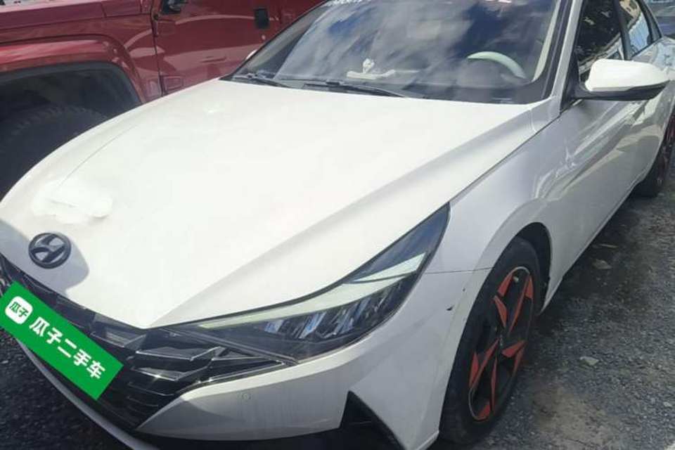 Hyundai Elantra 2022