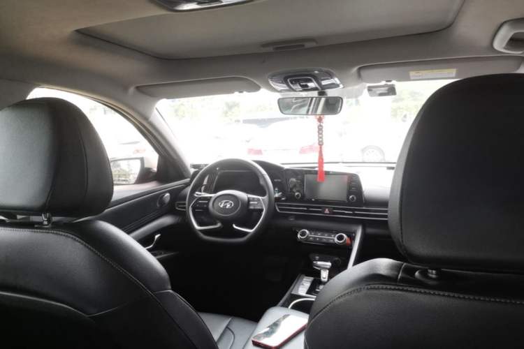 Used Hyundai Elantra 2022 1.5L CVT GLX Elite Edition Headliner