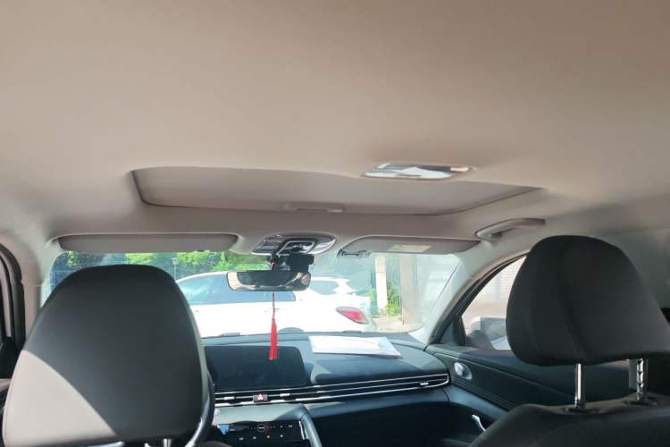 Used Hyundai Elantra 2022 1.5L CVT LUX Prestige Edition Headliner