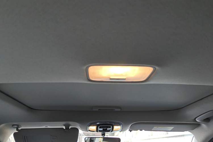 Used Hyundai Elantra 2022 1.5L CVT GLX Elite Edition Headliner