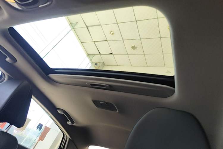 Used Hyundai Elantra 2022 1.5L CVT GLX Elite Edition Headliner