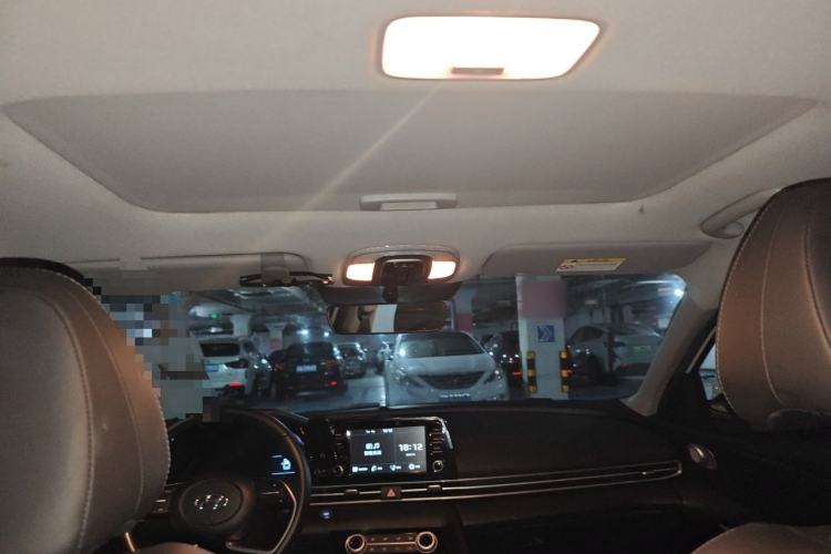 Used Hyundai Elantra 2022 1.5L CVT GLX Elite Edition Headliner