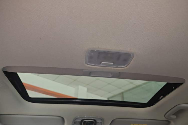 Used Hyundai Elantra 2022 1.5L CVT GLX Elite Edition Headliner