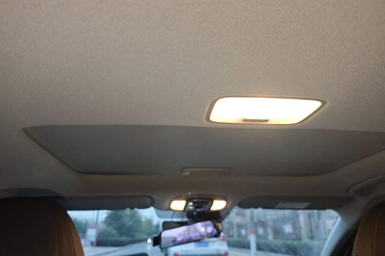 Used Hyundai Elantra 2022 1.5L CVT LUX Prestige Edition Headliner