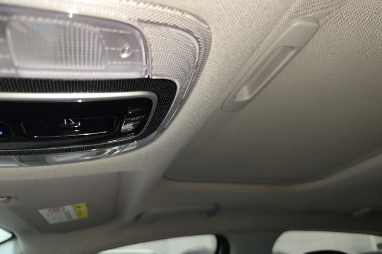 Used Hyundai Elantra 2022 1.5L CVT LUX Prestige Edition Headliner