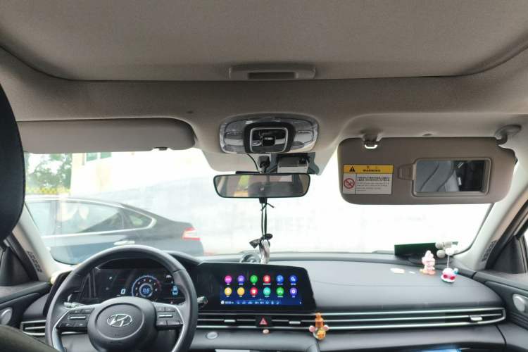 Used Hyundai Elantra 2022 1.5L CVT LUX Prestige Edition Headliner