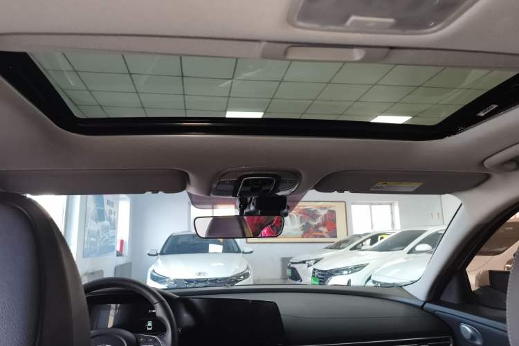 Used Hyundai Elantra 2022 1.5L CVT LUX Prestige Edition Headliner