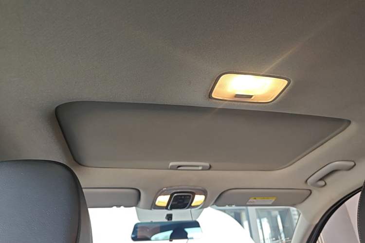 Used Hyundai Elantra 2022 1.5L CVT GLX Elite Edition Headliner