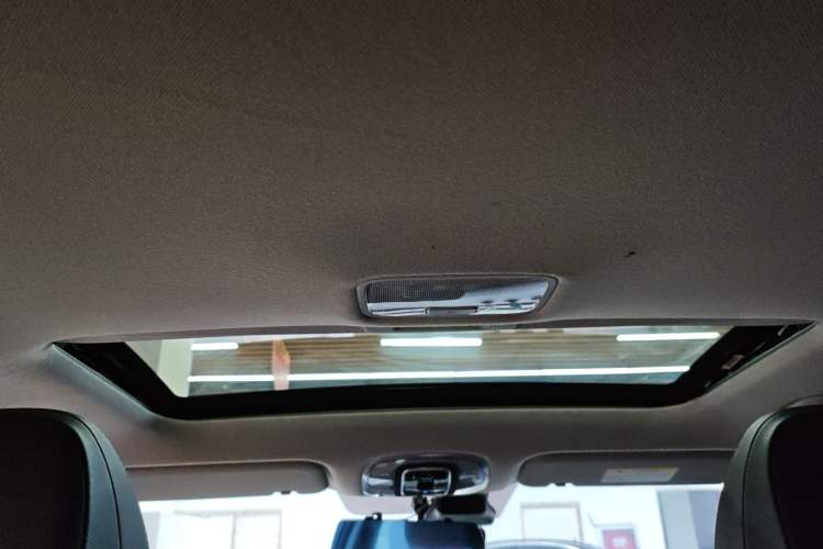 Used Hyundai Elantra 2022 1.5L CVT LUX Prestige Edition Headliner