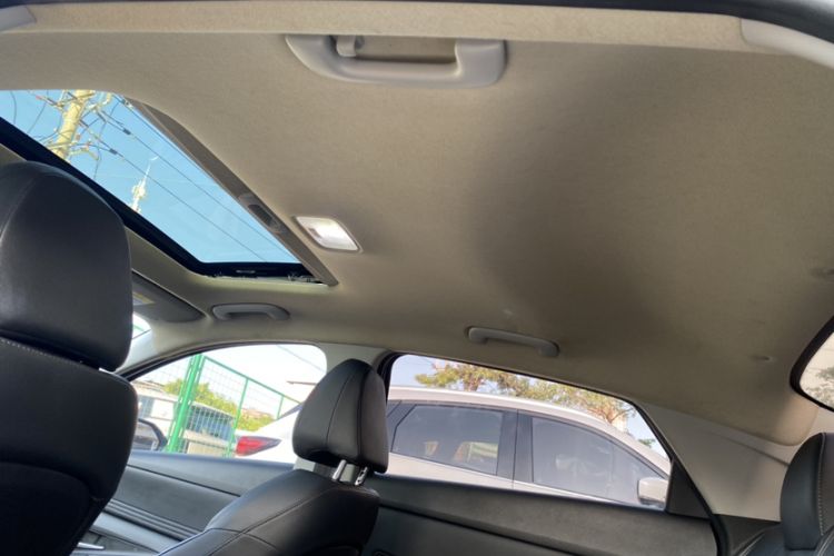 Used Hyundai Elantra 2022 1.5L CVT GLX Elite Edition Headliner