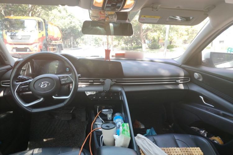 Used Hyundai Elantra 2022 1.5L CVT LUX Prestige Edition Headliner