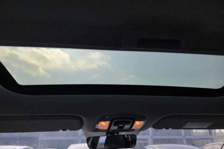 Used Hyundai Elantra 2022 1.5L CVT GLX Elite Edition Headliner