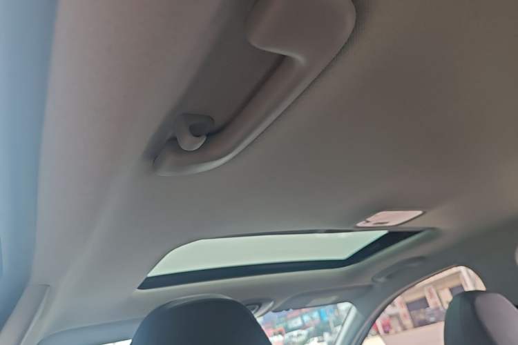 Used Hyundai Elantra 2022 1.5L CVT GLX Elite Edition Headliner