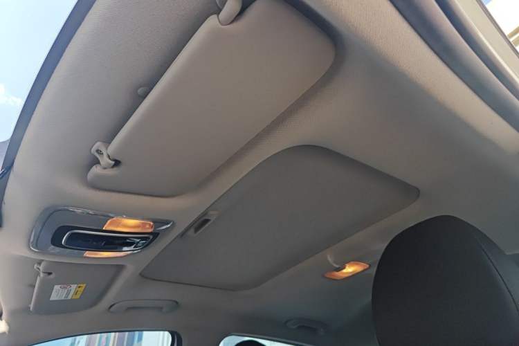 Used Hyundai Elantra 2022 1.5L CVT LUX Prestige Edition Headliner