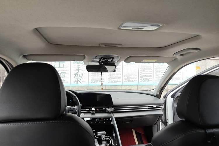 Used Hyundai Elantra 2022 1.5L CVT LUX Prestige Edition Headliner