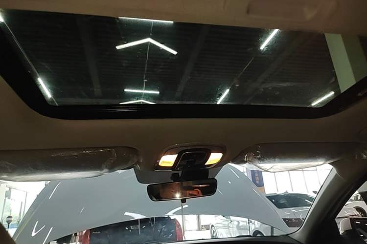 Used Hyundai Elantra 2022 1.5L CVT LUX Prestige Edition Headliner