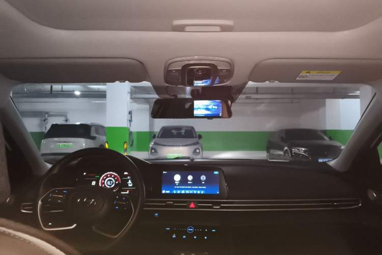 Used Hyundai Elantra 2022 1.5L CVT LUX Prestige Edition Headliner