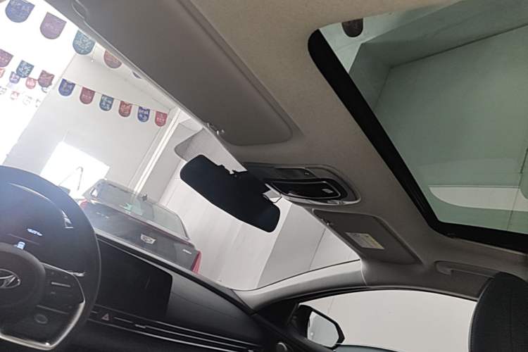 Used Hyundai Elantra 2022 1.5L CVT LUX Prestige Edition Headliner