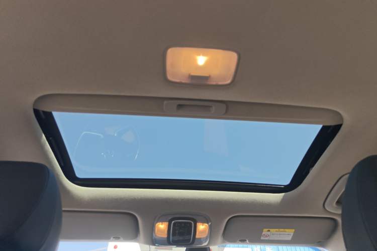 Used Hyundai Elantra 2022 1.5L CVT LUX Prestige Edition Headliner