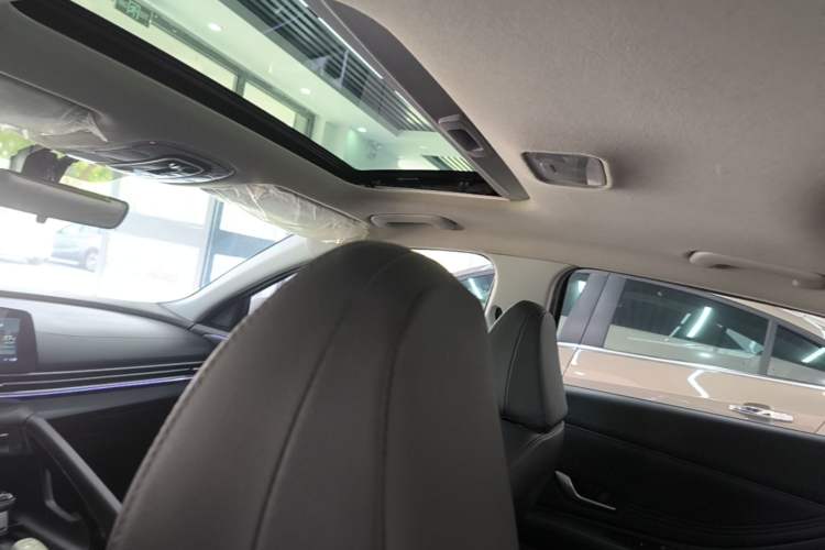 Used Hyundai Elantra 2022 1.5L CVT LUX Prestige Edition Headliner