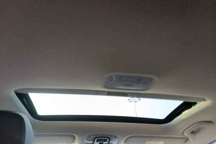 Used Hyundai Elantra 2022 1.5L CVT GLX Elite Edition Headliner