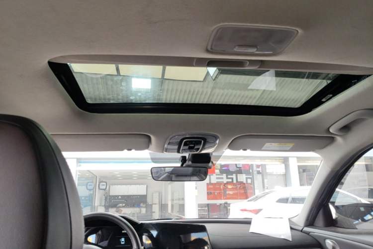 Used Hyundai Elantra 2022 1.5L CVT LUX Prestige Edition Headliner