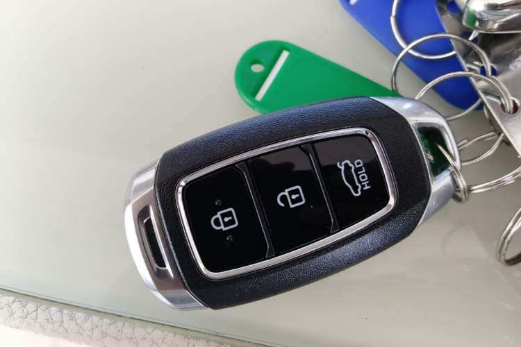 Used Hyundai Elantra 2022 1.5L CVT GLX Elite Edition Interior 1