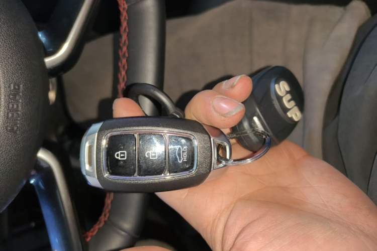 Used Hyundai Elantra 2022 240TGDi DCT LUX Prestige Edition Interior 1