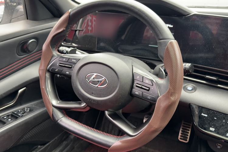 Used Hyundai Elantra 2022 240TGDi DCT LUX Prestige Edition Interior 1