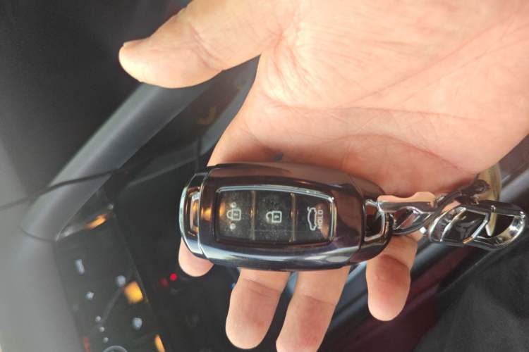Used Hyundai Elantra 2022 1.5L CVT LUX Prestige Edition Interior 1