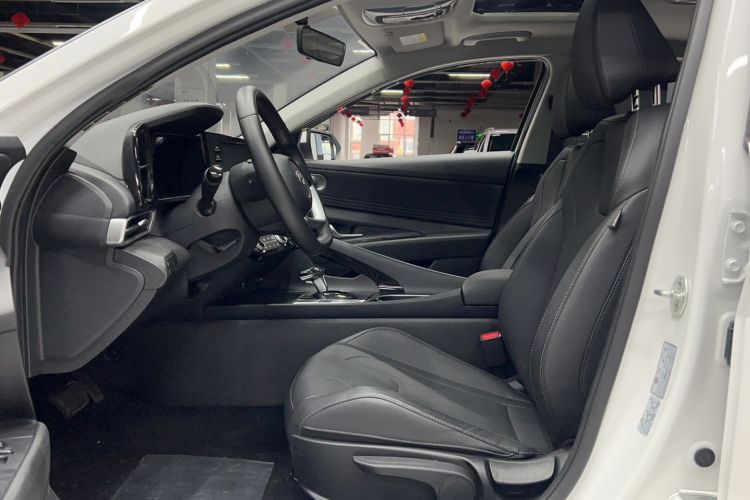 Used Hyundai Elantra 2022 1.5L CVT GLX Elite Edition Interior 1