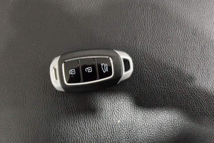 Used Hyundai Elantra 2022 1.5L CVT GLX Elite Edition Interior 1