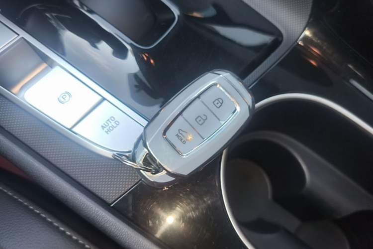 Used Hyundai Elantra 2022 1.5L CVT GLX Elite Edition Interior 1