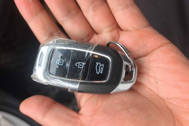 Used Hyundai Elantra 2022 1.5L CVT GLX Elite Edition Interior 1
