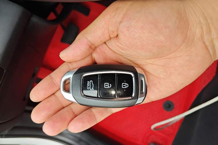 Used Hyundai Elantra 2022 1.5L CVT LUX Prestige Edition Interior 1
