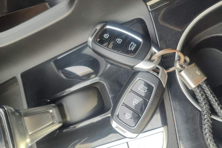 Used Hyundai Elantra 2022 1.5L CVT GLX Elite Edition Interior 1
