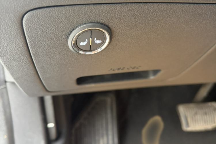 Used Hyundai Elantra 2022 1.5L CVT GLX Elite Edition Interior 2