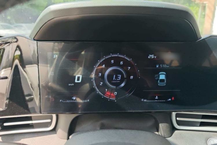 Used Hyundai Elantra 2022 1.5L CVT LUX Prestige Edition Interior 3