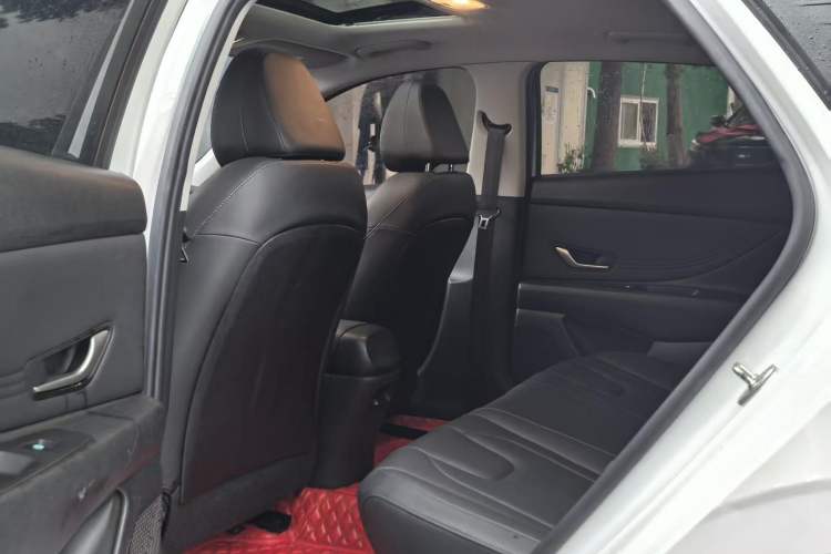 Used Hyundai Elantra 2022 1.5L CVT GLX Elite Edition Interior 3