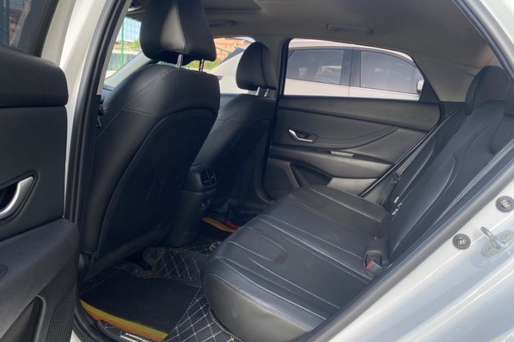 Used Hyundai Elantra 2022 1.5L CVT GLX Elite Edition Interior 3