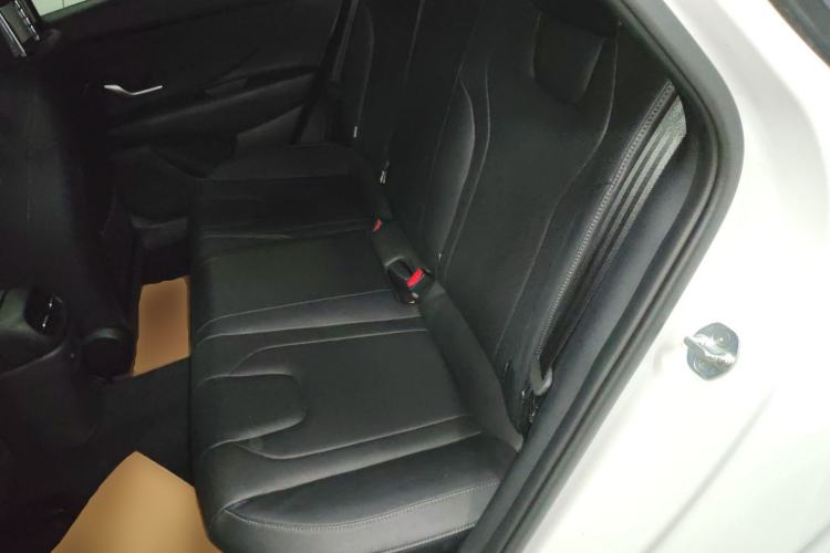Used Hyundai Elantra 2022 1.5L CVT LUX Prestige Edition Interior 4