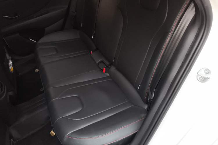 Used Hyundai Elantra 2022 240TGDi DCT LUX Prestige Edition Interior 4