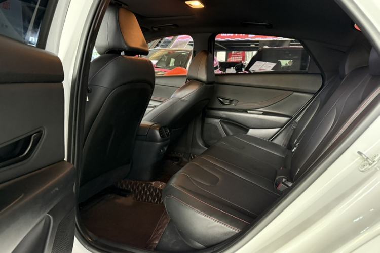Used Hyundai Elantra 2022 240TGDi DCT LUX Prestige Edition Interior 5