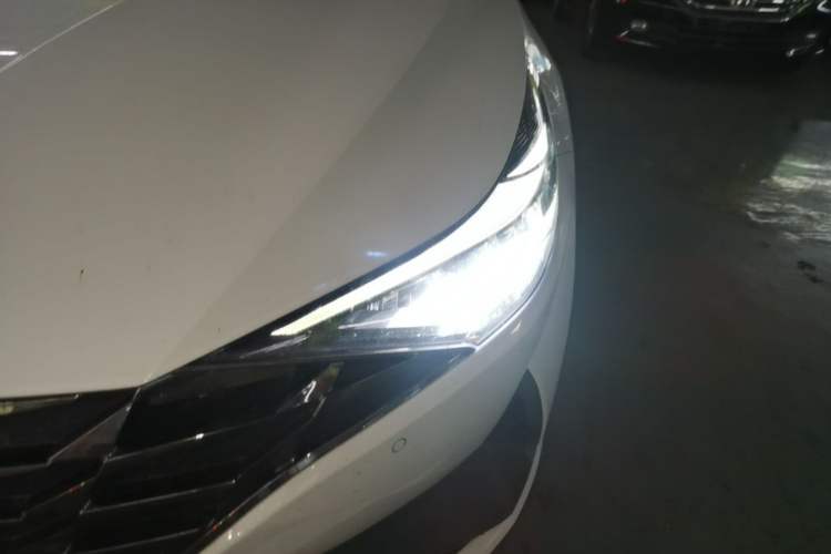 Used Hyundai Elantra 2022 1.5L CVT LUX Prestige Edition Left Front Headlight