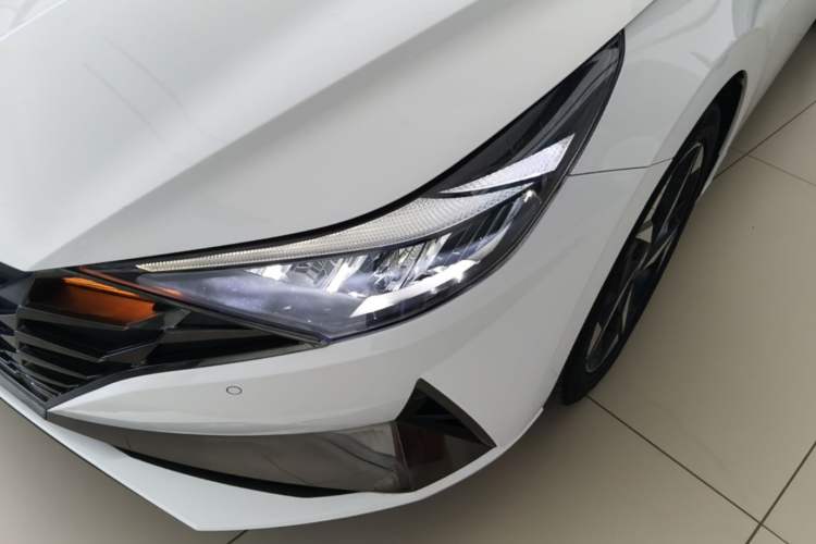 Used Hyundai Elantra 2022 1.5L CVT GLX Elite Edition Left Front Headlight